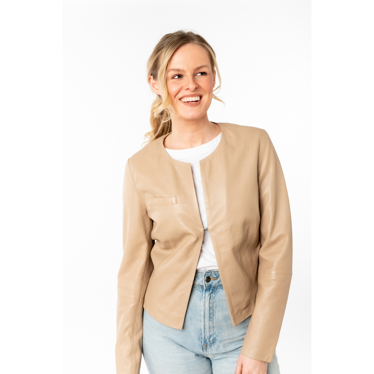 Kurtka skórzana damska Mauritius jasnobeżowa MWLelia – Kurtki skórzane Kurtka skórzana damska Mauritius jasnobeżowa MWLelia – Kurtki skórzane